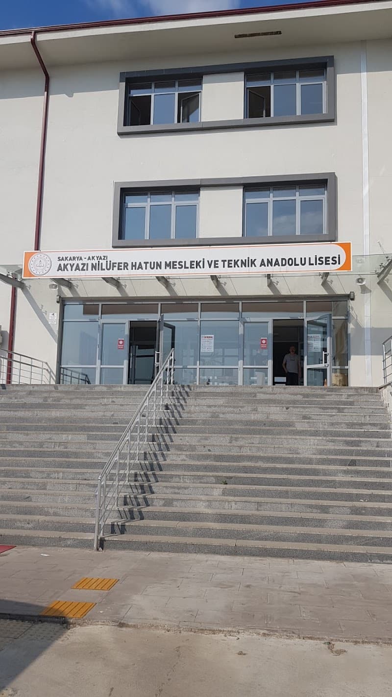 Akyazı Nilüfer Hatun Mesleki ve Teknik Anadolu Lisesi logosu